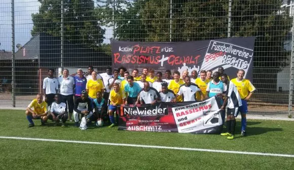85213874_555066318439198_3310991181839597568_n Düren: Migranten wollen mit Verein GermAfrika Kompass das Miteinander fördern
